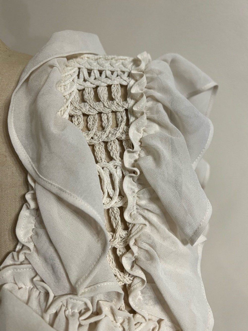 By Anthropologie Open Weave Crochet Ruffle Tank Cream Size XL - Picture 6 of 8